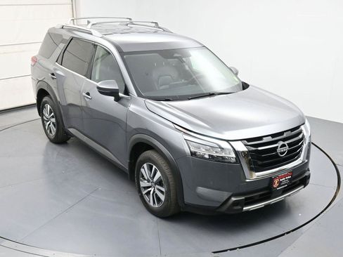Used 2024 Nissan Pathfinder SL AWD/4WD image 38
