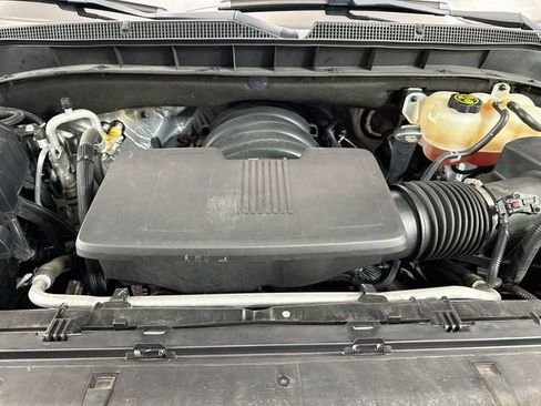 Used 2022 Chevrolet Suburban Z71 w/ Z71 Off-Road Package AWD/4WD image 34