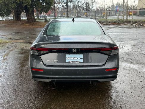 New 2025 Honda Accord SE image 7