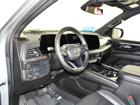 Used 2025 Chevrolet Tahoe Z71 AWD/4WD image 40