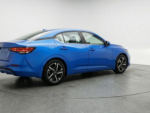 Used 2025 Nissan Sentra SV FWD image 9