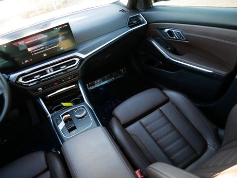 Used 2023 BMW 330i xDrive Sedan w/ Premium Package image 11