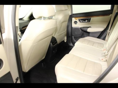 Used 2018 Honda CR-V Touring image 14