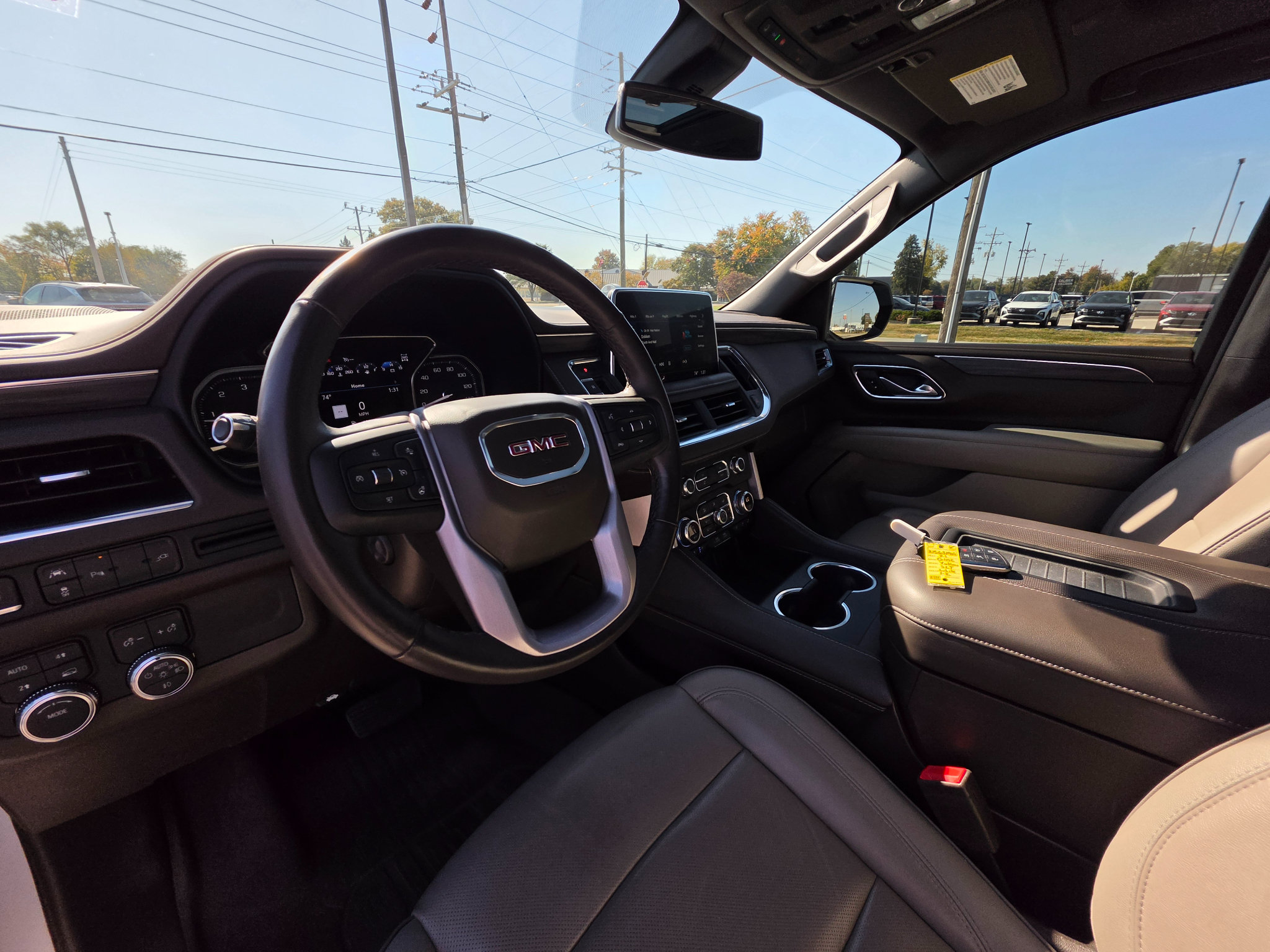 Used 2021 GMC Yukon SLT w/ SLT Premium Package AWD/4WD image 14