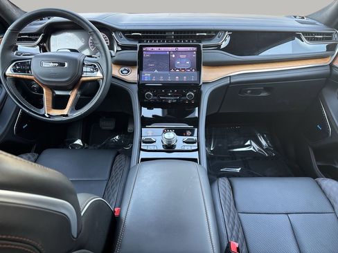 Used 2025 Jeep Grand Cherokee Summit image 13