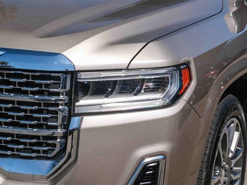 Used 2022 GMC Acadia Denali w/ Denali Ultimate Package image 11