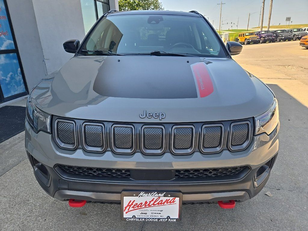 Used 2022 Jeep Compass Trailhawk w/ Trailhawk Convenience Group AWD/4WD image 17