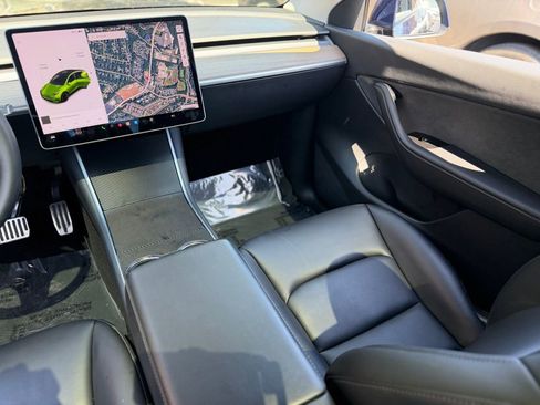 Used 2021 Tesla Model Y Long Range image 42