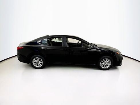 Used 2025 Toyota Camry LE w/ Convenience Package image 4