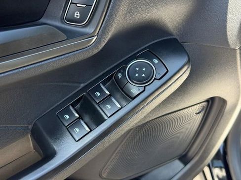 Used 2025 Ford Escape Active AWD/4WD image 18