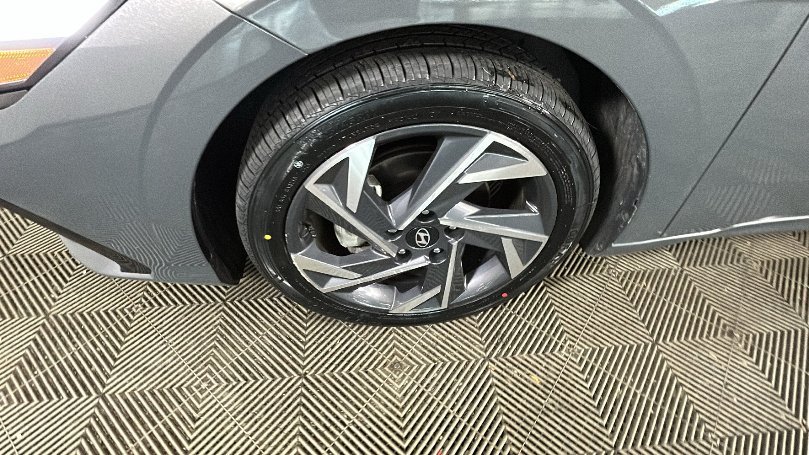 Used 2024 Hyundai Elantra SEL w/ Convenience Package FWD image 11