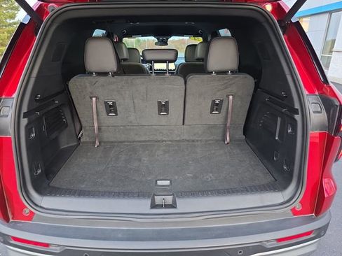 Used 2025 Chevrolet Traverse LT image 22