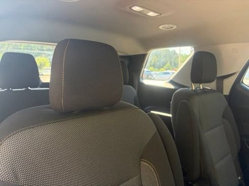 Used 2018 Chevrolet Traverse LT FWD image 25