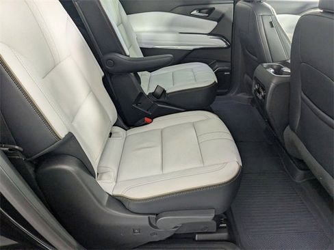 Certified 2025 Chevrolet Traverse High Country image 34