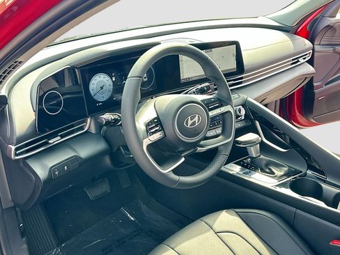 New 2025 Hyundai Elantra Limited image 4