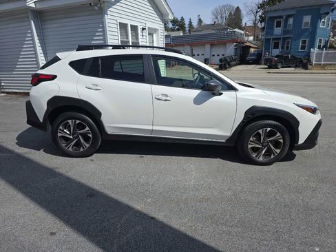 Used 2024 Subaru Crosstrek 2.0i Premium AWD/4WD image 3