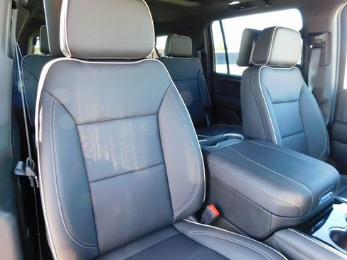 New 2025 Chevrolet Suburban Premier image 22