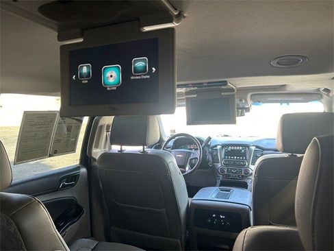 Used 2020 Chevrolet Suburban Premier image 16