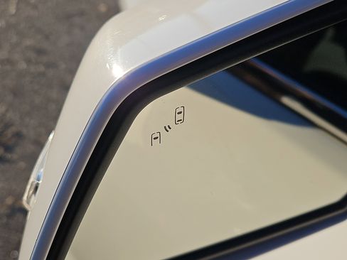 Used 2017 Chevrolet Traverse Premier image 21