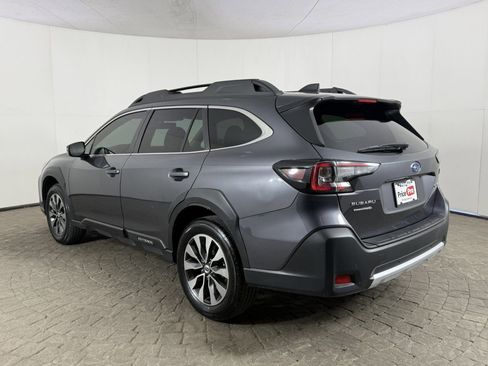 Used 2025 Subaru Outback Limited AWD/4WD image 5