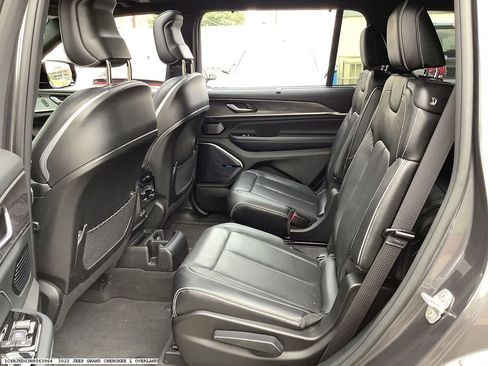 Used 2022 Jeep Grand Cherokee L Overland w/ Luxury Tech Group IV AWD/4WD image 13