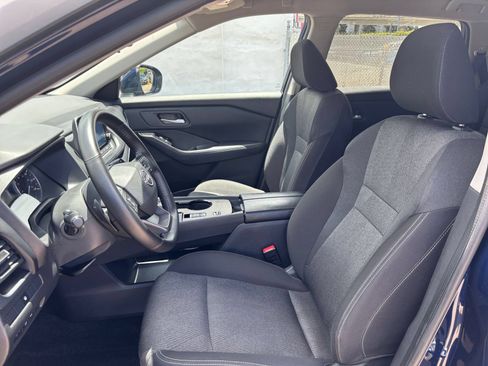 Used 2025 Nissan Rogue SV FWD image 29