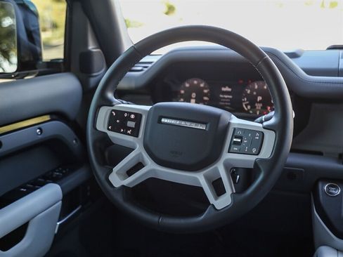 Used 2025 Land Rover Defender 110 X-Dynamic SE AWD/4WD image 19