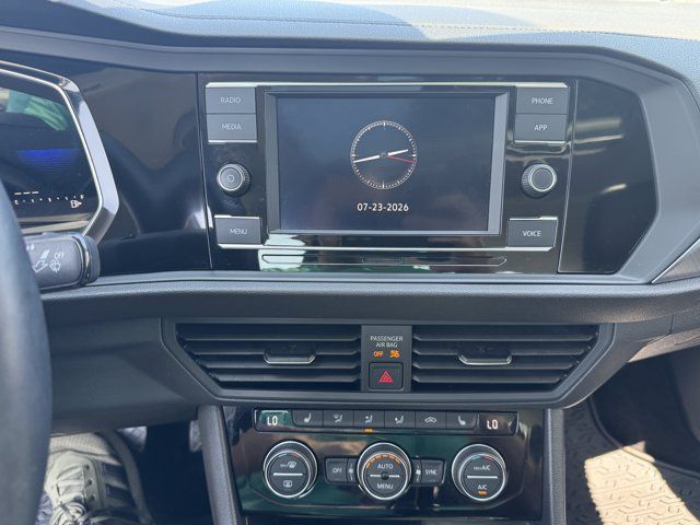 Used 2023 Volkswagen Jetta SE w/ Panoramic Sunroof Package FWD image 19
