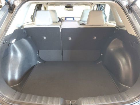 Used 2023 Toyota Corolla Cross L image 8