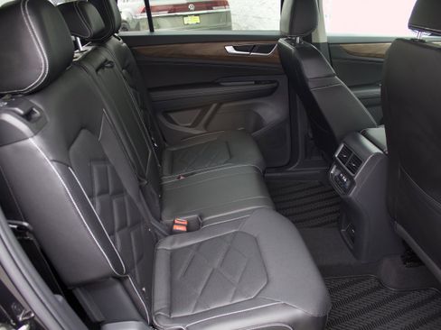 New 2026 Volkswagen Atlas SE AWD/4WD image 32