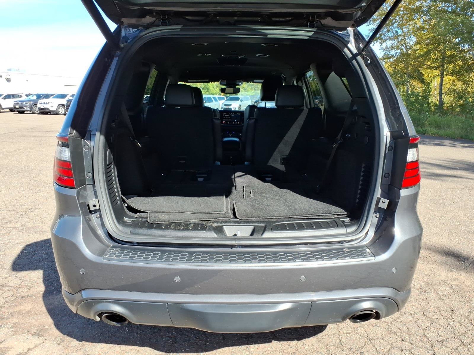 Used 2023 Dodge Durango R/T w/ Tow 'N Go Package AWD/4WD image 17