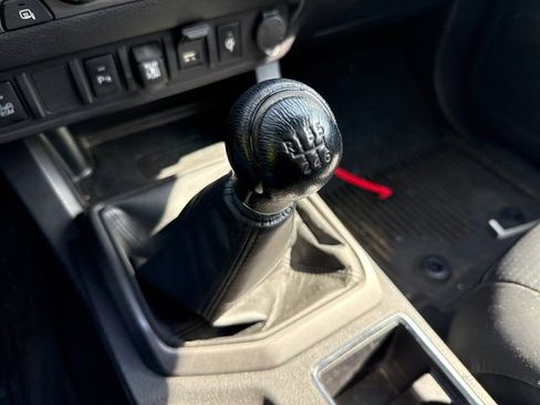 Used 2022 Toyota Tacoma TRD Sport w/ TRD Premium Sport Package AWD/4WD image 34