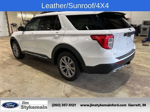 Used 2023 Ford Explorer XLT AWD/4WD image 9