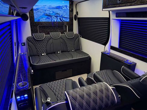 Used 2024 Mercedes-Benz Sprinter 3500 image 23