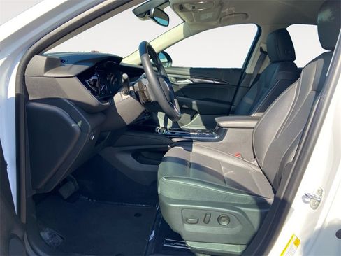 Used 2021 Buick Envision Essence image 9