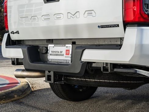 Used 2024 Toyota Tacoma TRD Sport image 9