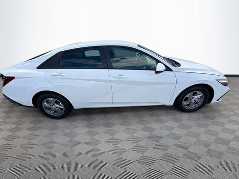 New 2026 Hyundai Elantra SE image 8