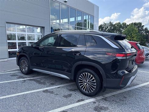 Used 2025 Volkswagen Tiguan S image 4