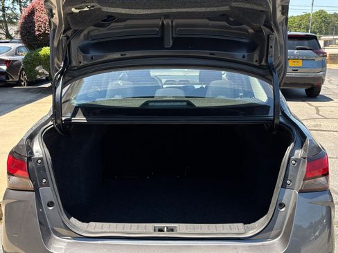 Used 2025 Nissan Versa SV FWD image 30