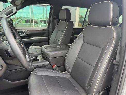 Used 2024 Chevrolet Suburban Premier AWD/4WD image 5