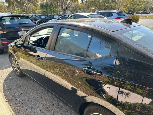 Used 2025 Nissan Versa SV image 14