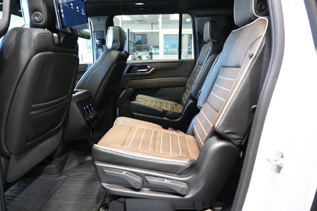New 2026 GMC Yukon XL Denali Ultimate AWD/4WD image 14