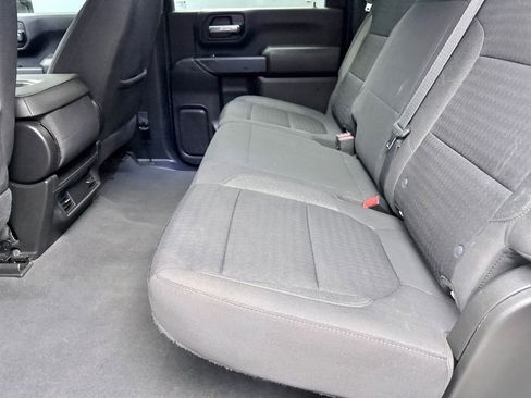 Used 2022 Chevrolet Silverado 2500 Custom w/ Custom Value Package image 13