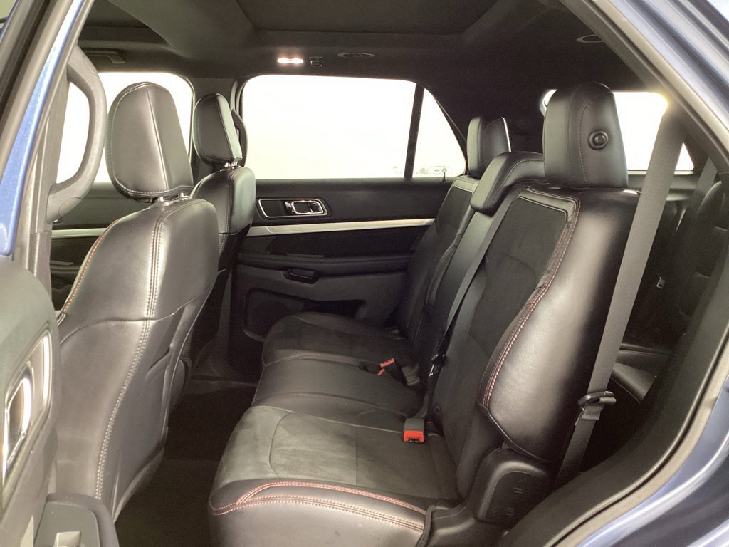 Certified 2018 Ford Explorer XLT w/ Equipment Group 202A AWD/4WD image 28