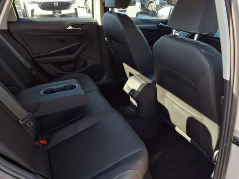 Used 2020 Volkswagen Jetta SE w/ SE Cold Weather Package image 21