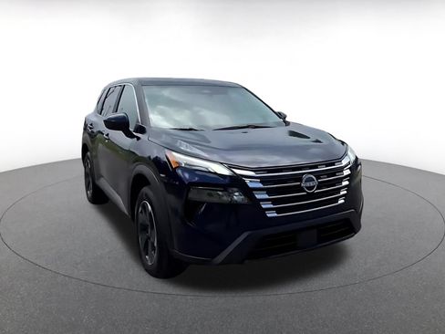 Used 2025 Nissan Rogue SV AWD/4WD image 3