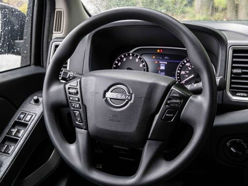 Certified 2024 Nissan Frontier SV w/ Tow Package image 9