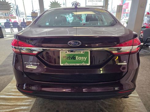 Used 2017 Ford Fusion SE w/ Fusion SE Technology Package image 7
