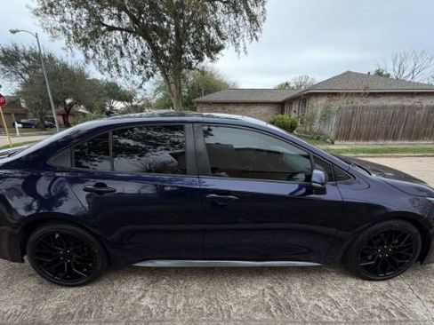 Used 2020 Toyota Corolla SE w/ SE Premium Package FWD image 6