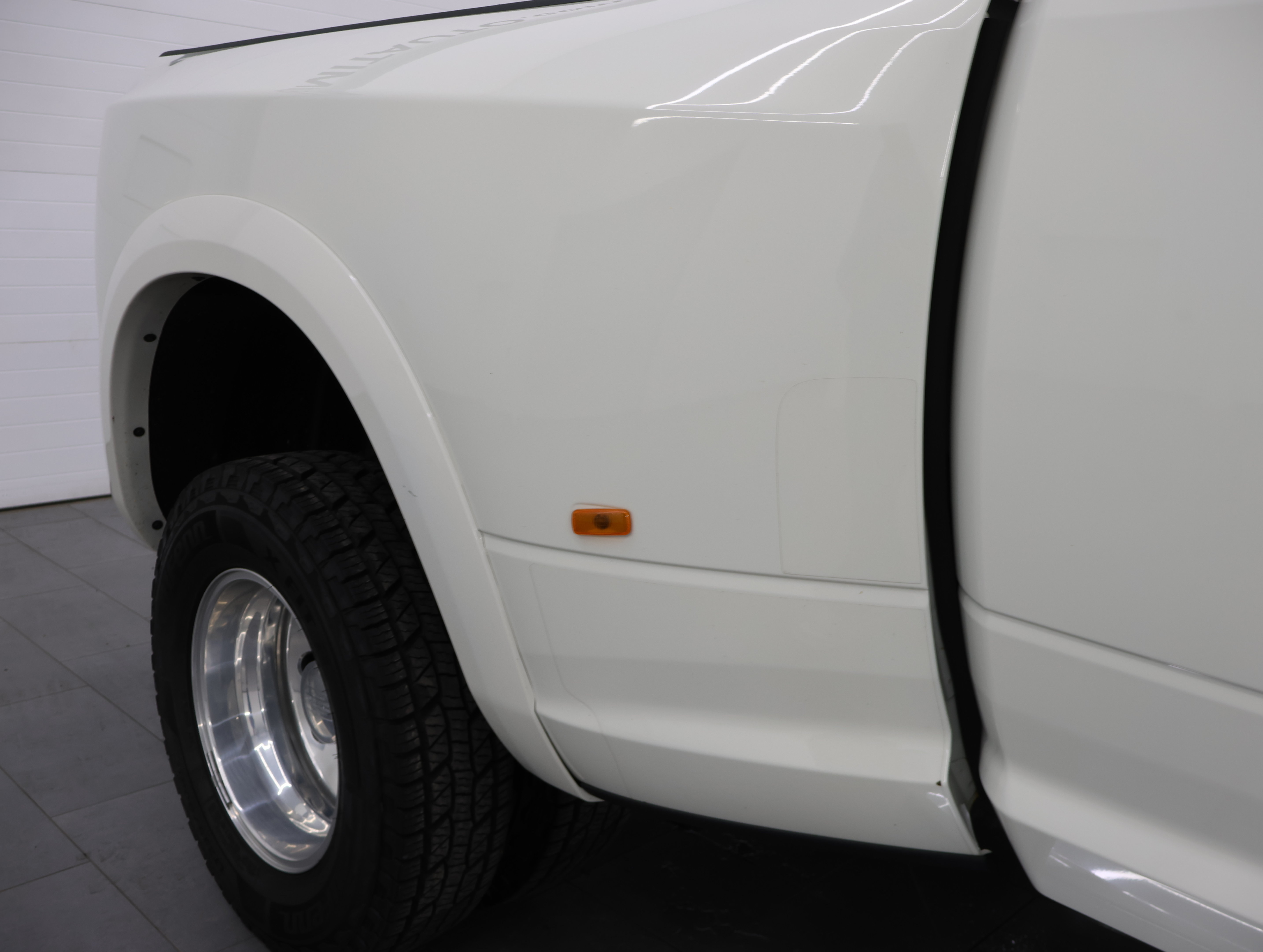 Used 2017 RAM 3500 Laramie Longhorn w/ Convenience Group AWD/4WD image 28